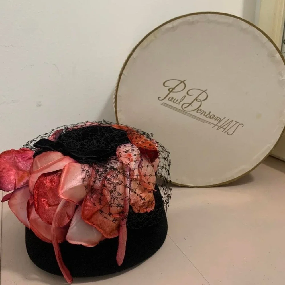 Vintage 1950's classic Paul Bensam black velvet velour hat‎ & box